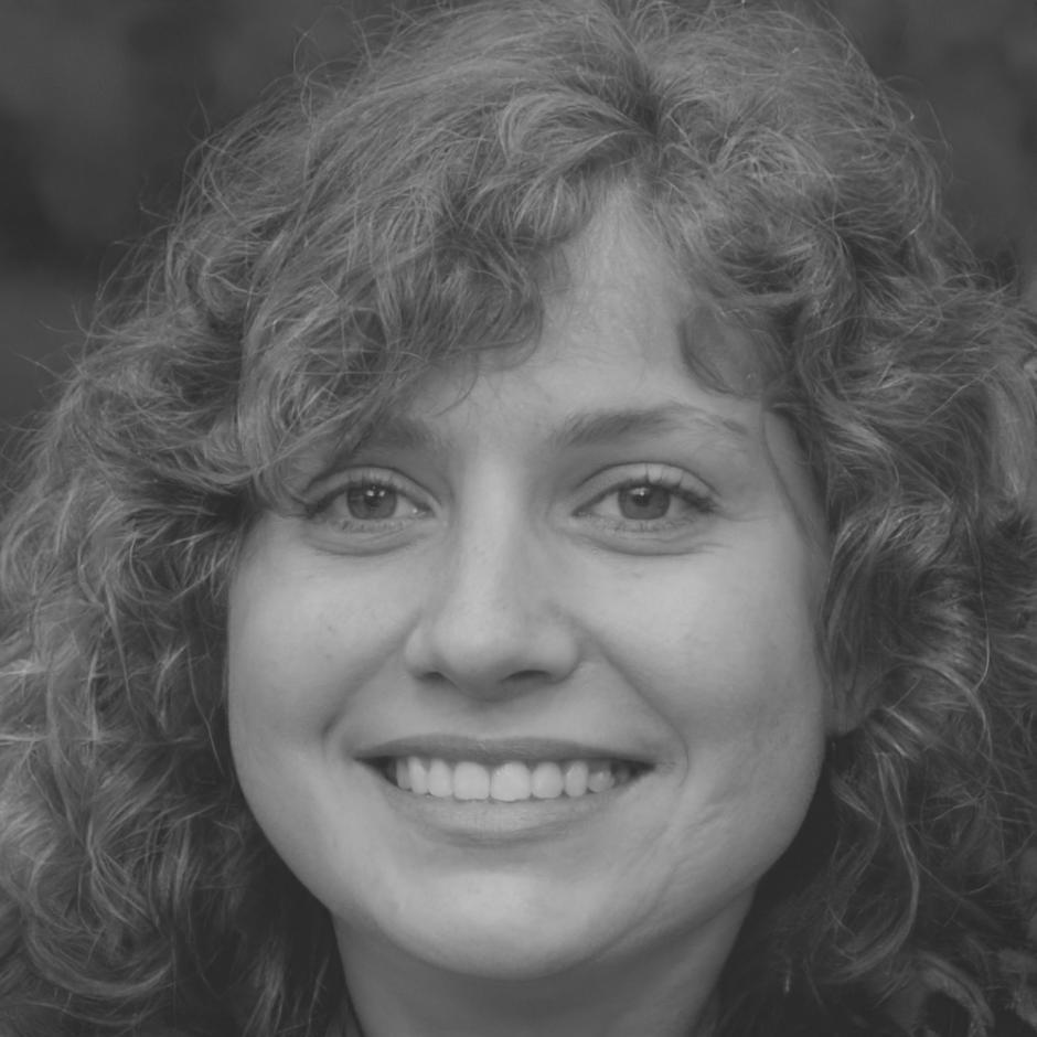 Portrait of Priya Sharma, Senior Journalism Mentor